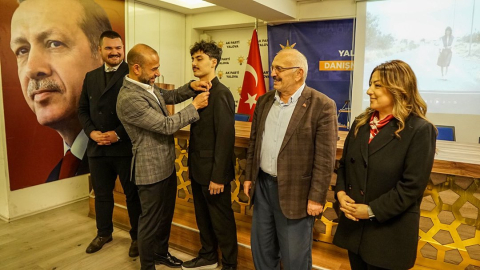 Sürpriz Katılım! Zafer Partili Başkan AK Parti’ye Katıldı!