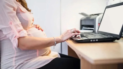 Doğum ve Babalık İzninde Büyük Devrim! Haklar Eşitleniyor, İzinler Uzuyor!