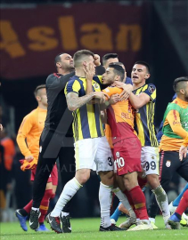 Yalova’da Fenerbahçe-Galatasaray Taraftar Kavgası!