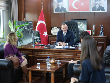 Liseli Gençlerden Çiftlikköy’de Örnek Davranış: “Kan Kandan Üstündür” Projesiyle Bağış Farkındalığı Oluşturdular!