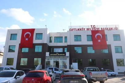 Yalova’da Şehit Olan Polisler İçin Çiftlikköy Belediyesi’nden Türk Bayraklı Destek!